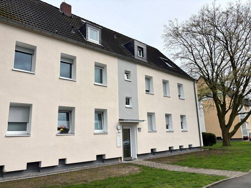 Gemütliche und bezugsfertige Dachgeschoss Wohnung in frisch modernisiertem Gebäude!, 44357 Dortmund (Bodelschwingh Nette Oestrich Westerfilde)