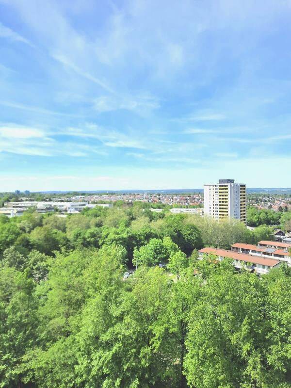 RT-Sondelf.-Fam. u. Seniorenfreundl. 4-5 Zi.-Whg.,tolle Fernsicht i.Grüne,2 Balkone,Aufzug+Garage…, 72766 Reutlingen