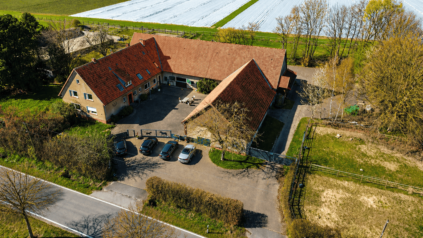Exklusives Anwesen mit Reitanlage auf ca. 35.000 m² Grundstück in idyllischer Lage, 32289 Rödinghausen