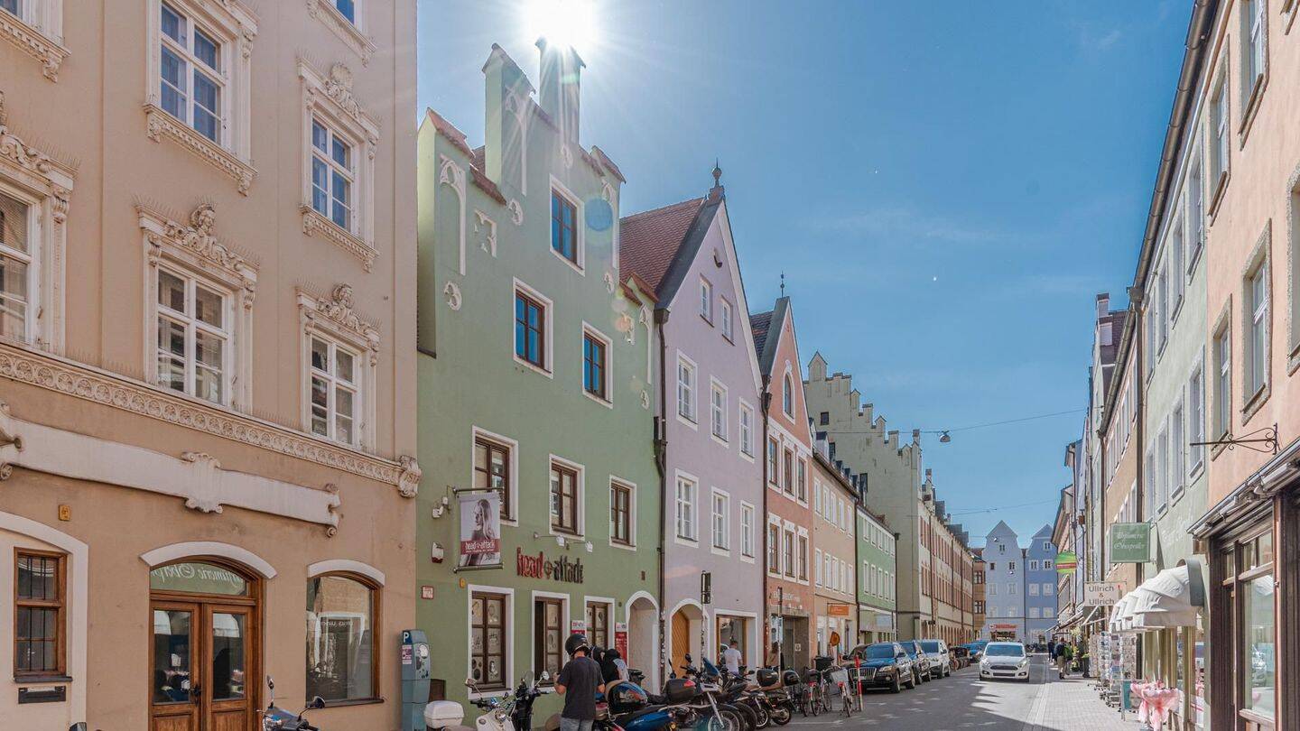 Mitten in LA – ganz ruhig – zwei Etagen – Garten – Dachterrasse – Einbauküche – Kachelofen – TG, 84028 Landshut (Altstadt Peter und Paul)