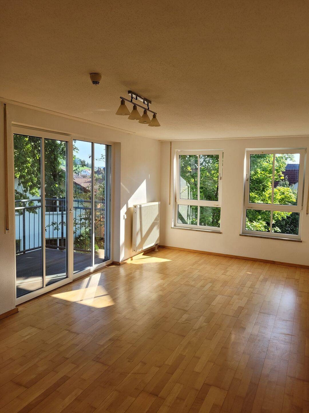 Sonnige Wohnung mit durchdachtem Grundriss in Metten, 94526 Metten