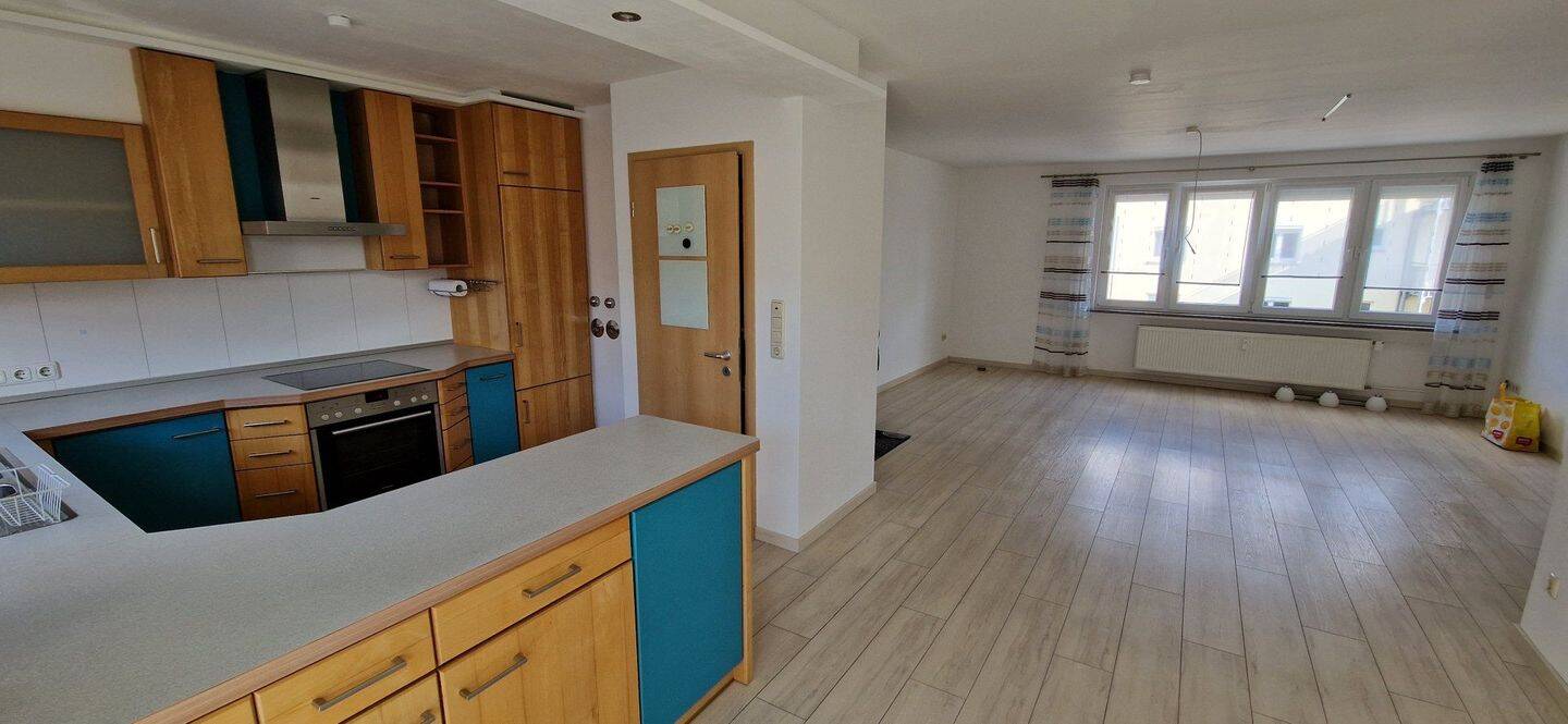 Gepflegte 3-Zimmer-Wohnung mit Balkon, inkl. TG-Stellplatz & EBK, 86156 Augsburg (Bärenkeller Kriegshaber Oberhausen Pfersee)