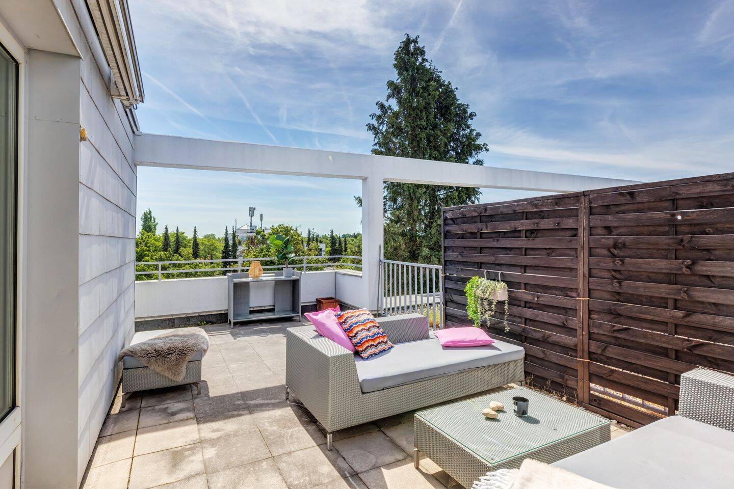 Berg am Laim: Hochwertige 3-Zimmer Dachterrassenwohnung – frei, 81825 München (Berg am Laim Trudering-Riem)