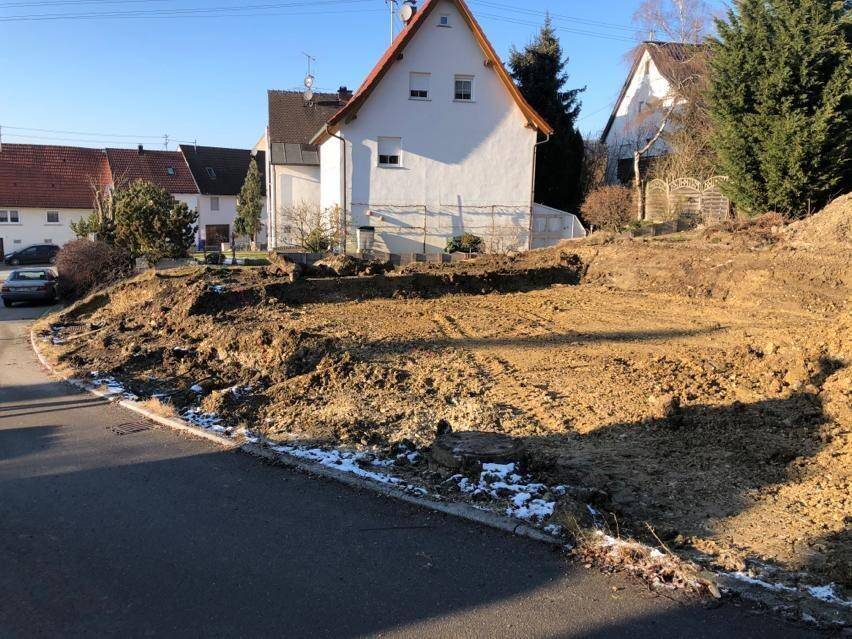 Doppelhaushälfte mit Garten, Einbauküche und Stellplatz in Burladingen, 72393 Burladingen