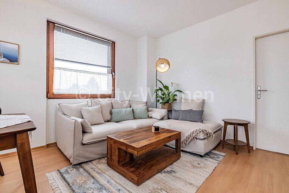Geschmackvoll eingerichtete Wohnung mit 2 sonnigen Dachterrassen in Hamburg-Bramfeld, 22179 Hamburg (Wandsbek Bramfeld)