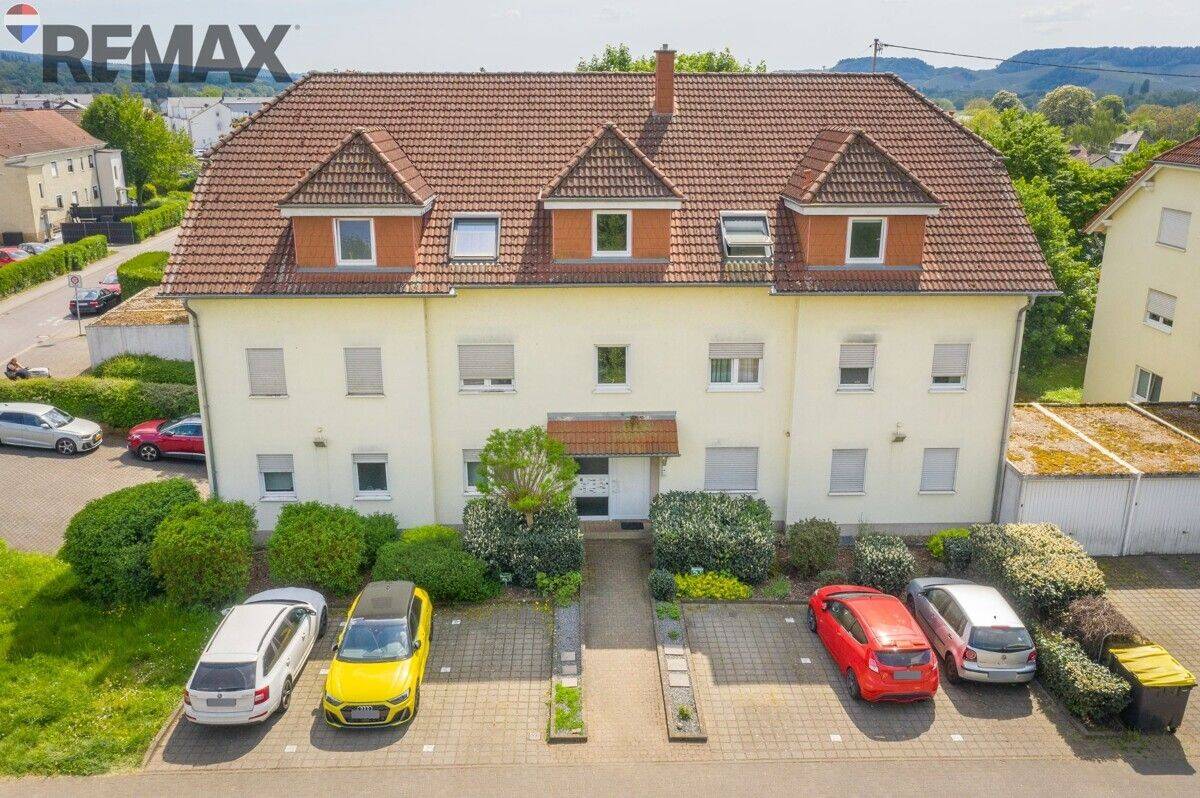 Gepflegte 2-Zimmer-Wohnung mit Balkon und Garagenstellplatz in Perl-Nennig, 66706 Perl