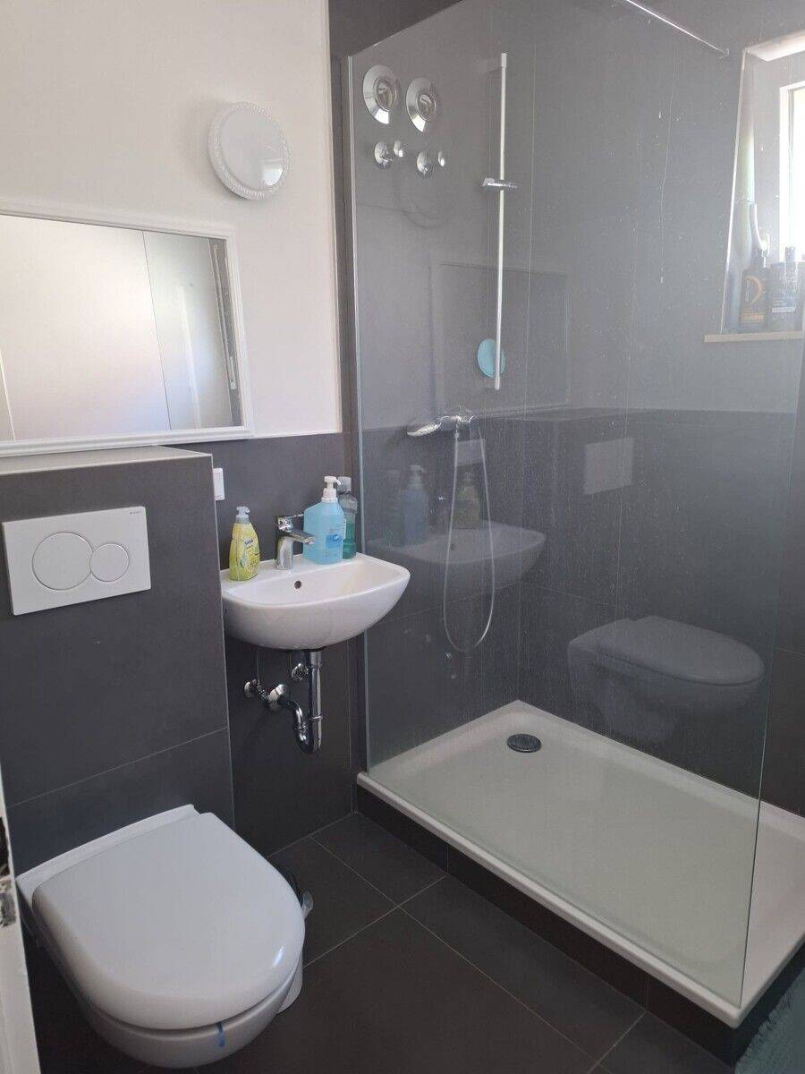Schön geschnittene 2 Zimmer-Küche-Bad Wohnung mit Balkon & Stellplatz, 67065 Ludwigshafen am Rhein (Gartenstadt Maudach Mundenheim Rheingönheim West)