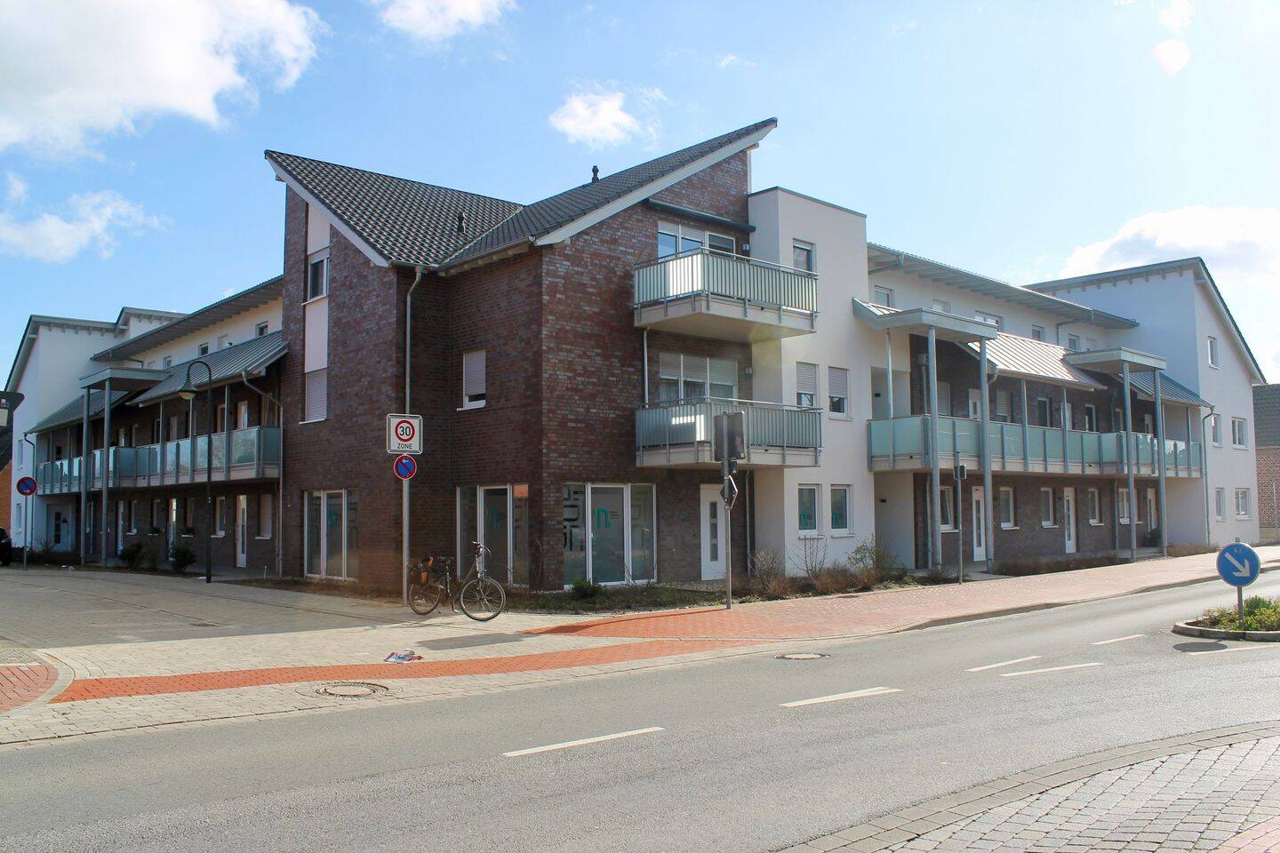 Exklusive 3-Zimmer-Wohnung mit Dachterrasse, Aufzug & Klimaanlage in Sonsbeck, 47665 Sonsbeck