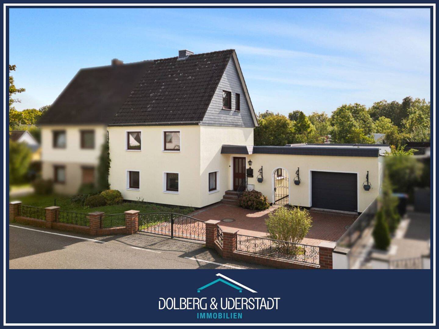 Charaktervolle Doppelhaushälfte mit Traumgarten, Pool und Garage in Harburg, 21079 Hamburg (Harburg)