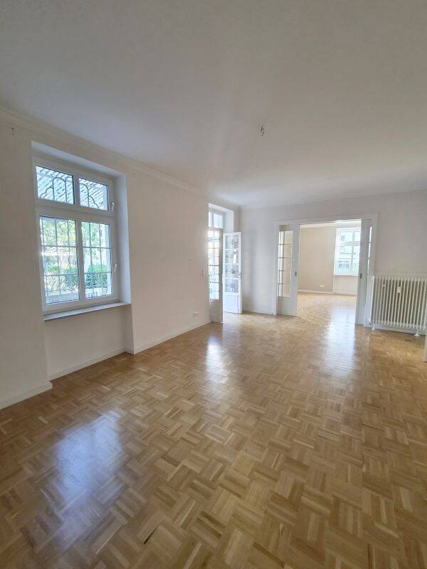 Wohnung in historischer Villa mit Wintergarten und Garage – fußläufig zur Innenstadt, 65189 Wiesbaden (Biebrich Wiesbaden)