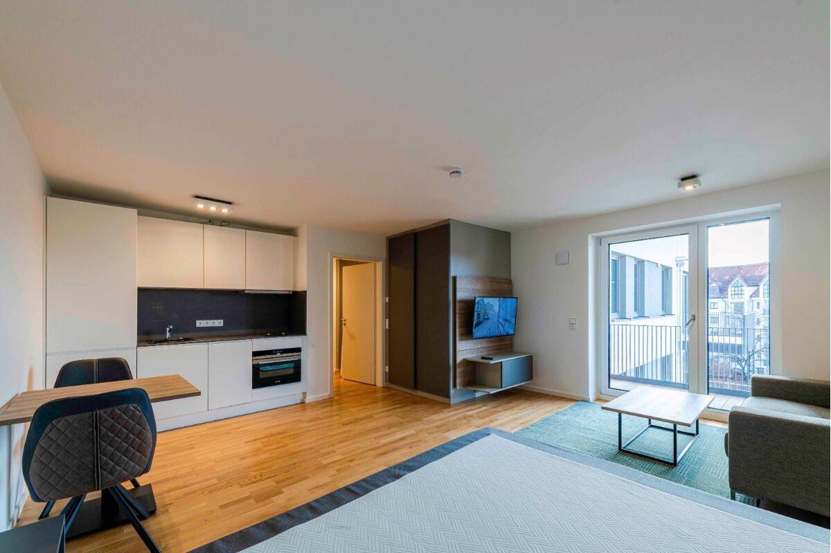 Modern möbliertes 1-Zimmer-Apartment mit Südbalkon direkt am Olympiapark, 80636 München (Maxvorstadt Neuhausen-Nymphenburg)