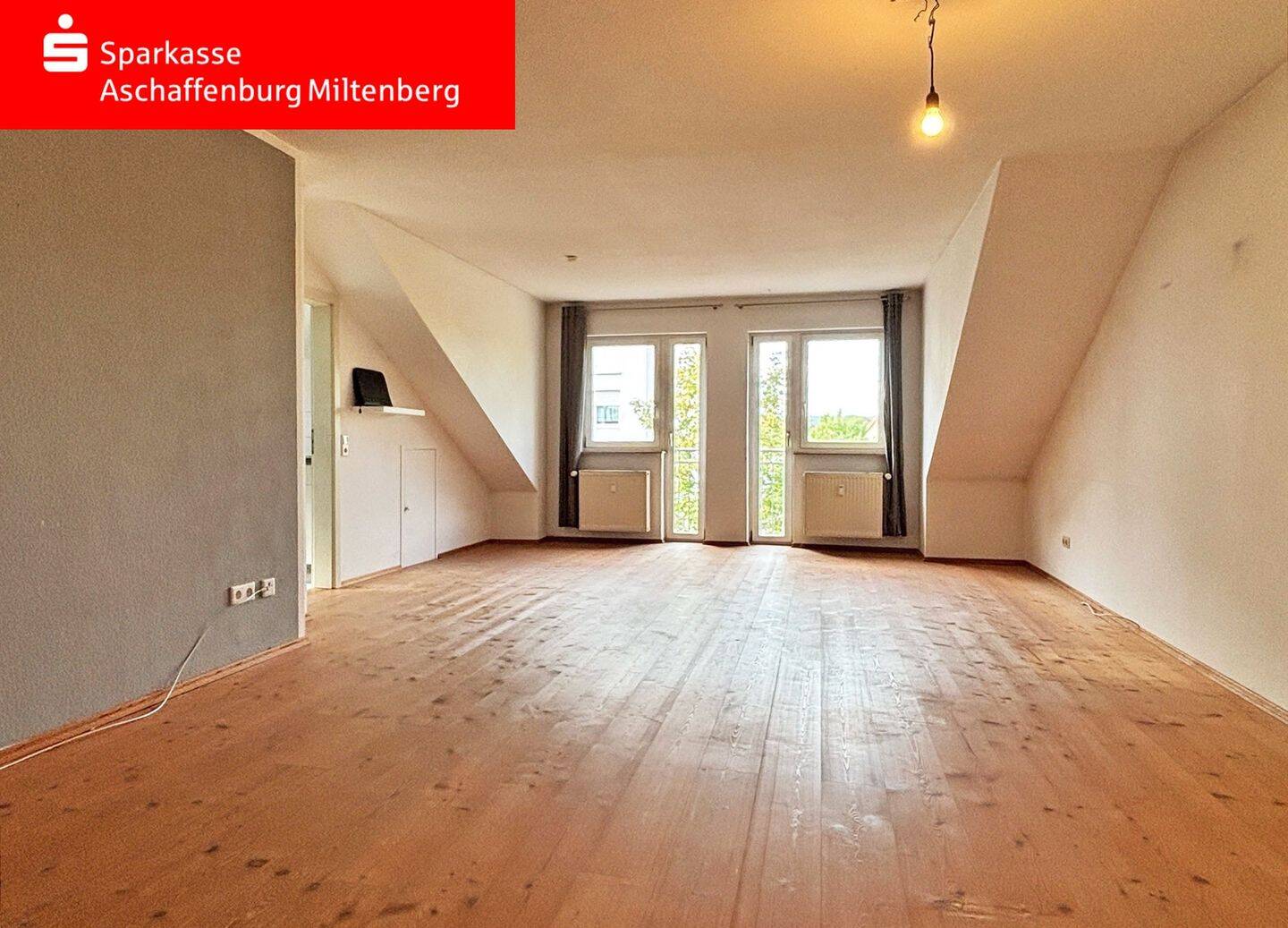 Dachgeschosswohnung mit Balkon in AB-Nilkheim, 63741 Aschaffenburg (Damm Innenstadt Leider Nilkheim Strietwald)