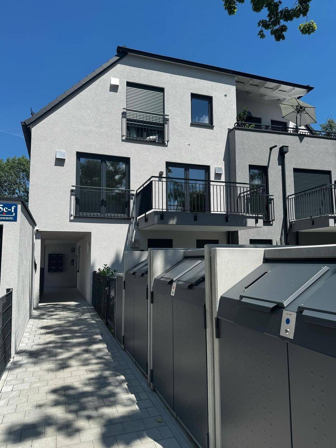 Wunderschöne, moderne, 2-Zimmer-Wohnung in Trudering, 81825 München (Berg am Laim Trudering-Riem)