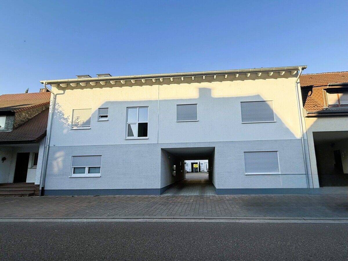 Exklusiver Wohnkomfort: Moderne 6,5-Zi.-Maisonette mit Energieklasse A+, Balkon & Stellplatz, 76676 Graben-Neudorf