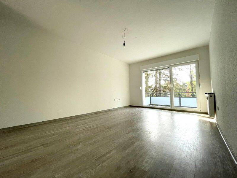 Traumwohnung: FRISCH renovierte 2-Zimmer Wohnung im EG mit Dusche, 44369 Dortmund