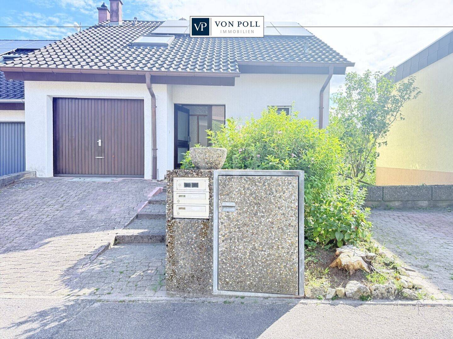 Familienfreundliche Doppelhaushälfte mit Einliegerwohnung & PV-Anlage, 75181 Pforzheim