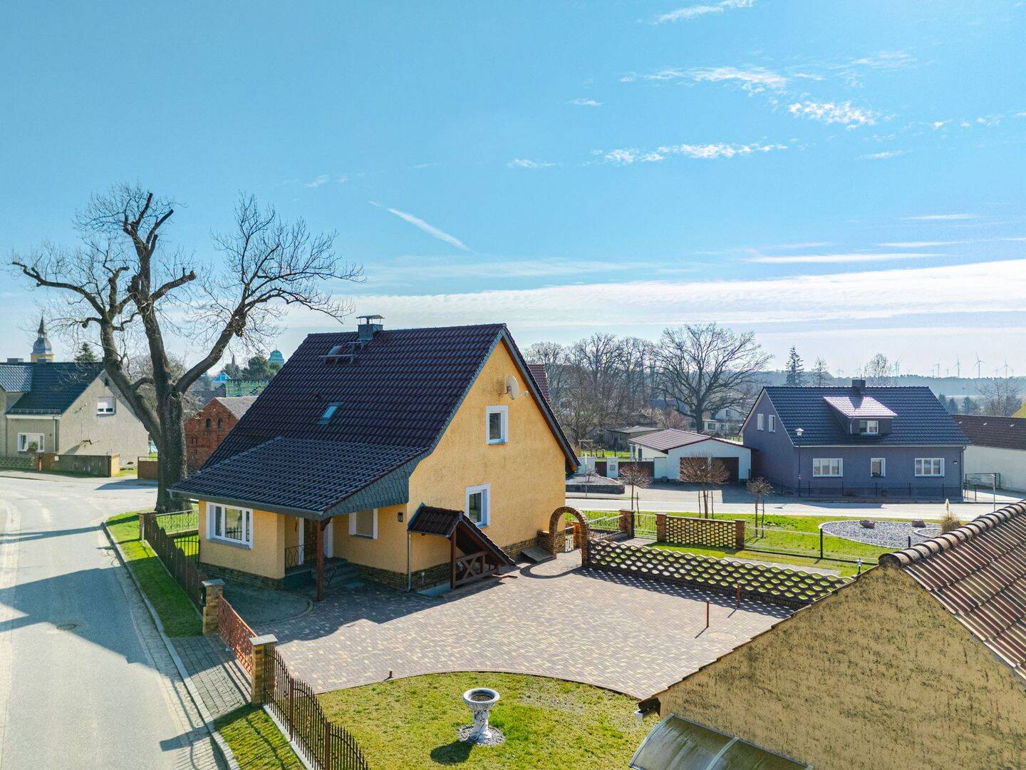 Wohnen nahe dem Groß-Leuthener See: Modernisiertes Einfamilienhaus mit Garage und Nebengebäude, 15913 Märkische Heide