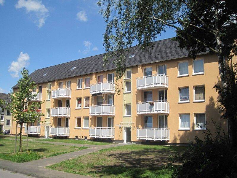 Neue Wohnung, neues Glück! Bezugsfertige 2-Zimmer-Wohnung mit Balkon!, 47279 Duisburg