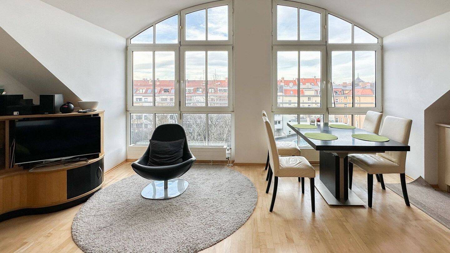 Möblierte Wohnung mit Weitblick in Isarnähe – Mietzeit befristet auf ein Jahr, 81543 München (Au-Haidhausen Untergiesing-Harlaching)