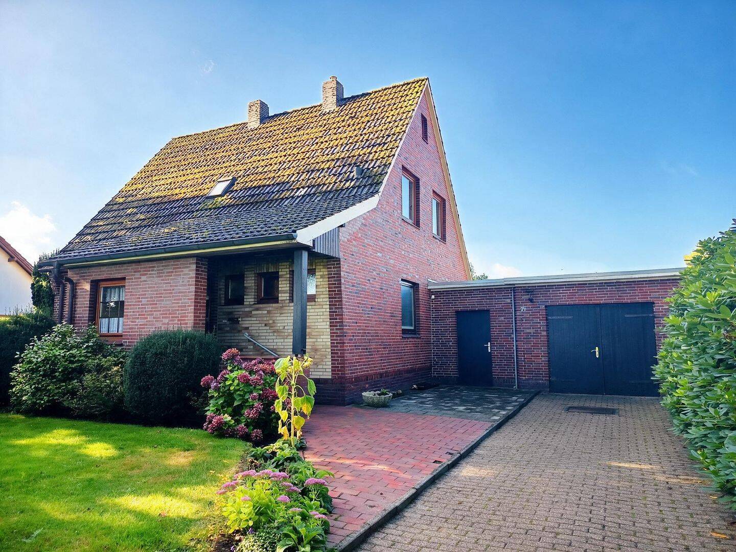 Charmantes Einfamilienhaus mit Potenzial in ruhiger Lage – 26340 Zetel-Neuenburg, 26340 Zetel