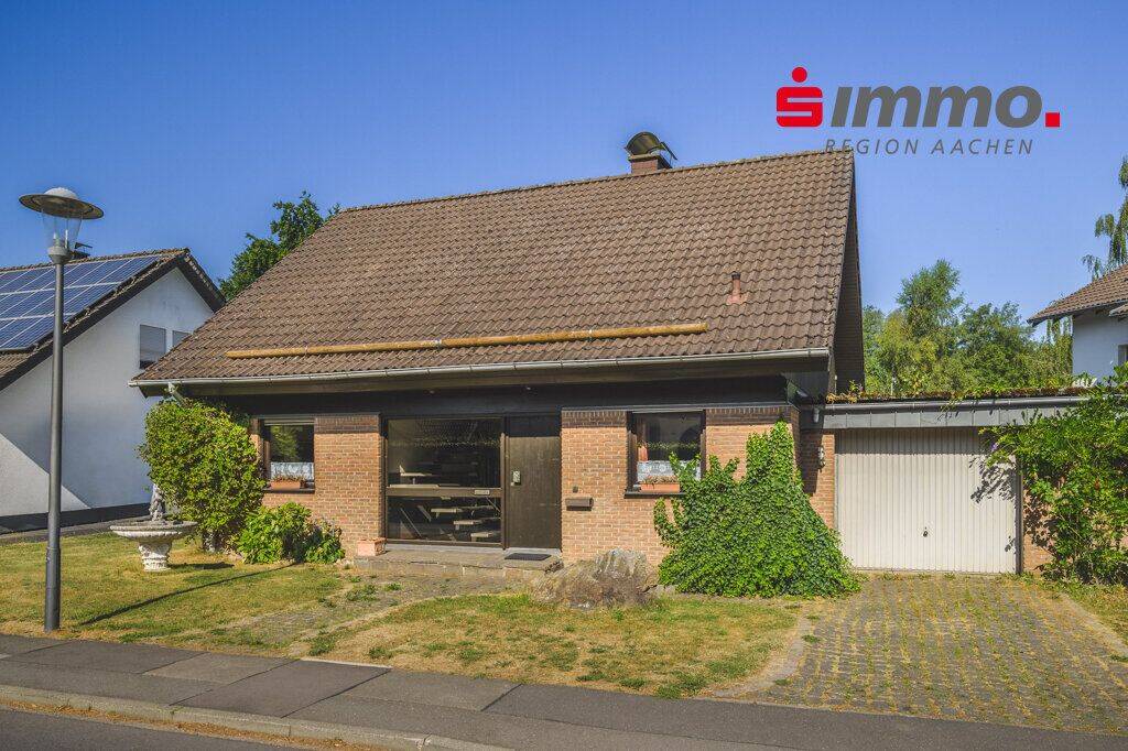 Freistehendes Einfamilienhaus mit neuer Wärmepumpe in ruhiger Lage nahe Neubaugebiet Meisenbruch, 52152 Simmerath