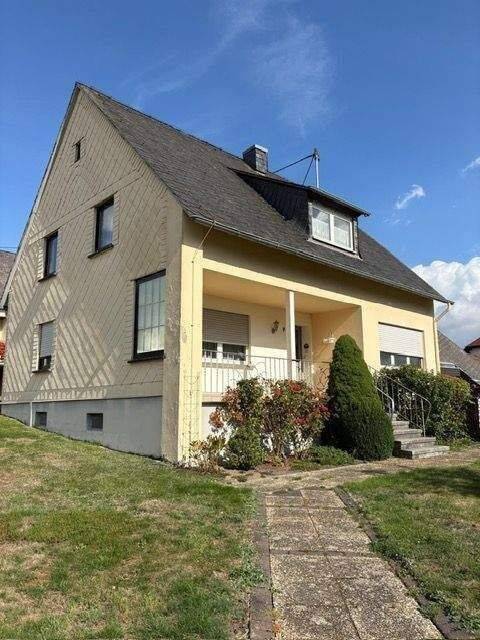 Raumwunder mit Charakter- Charmante Familienresidenz mit enormem Potenzial, 54429 Schillingen