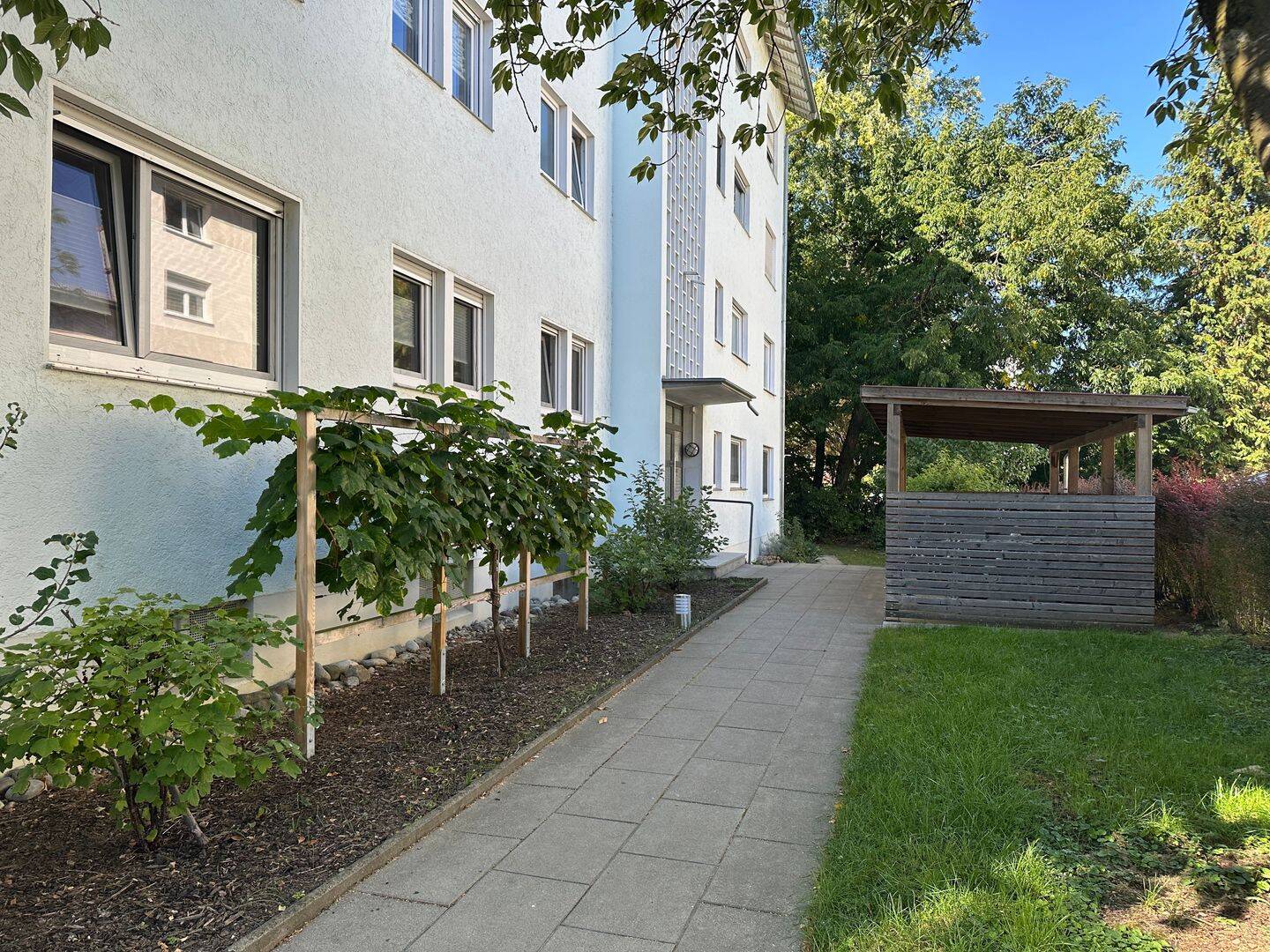 Stadtleben und Rückzugsort: Drei-Zi.-Wohnung mit zwei Balkonen & Garage, 78224 Singen (Hohentwiel)