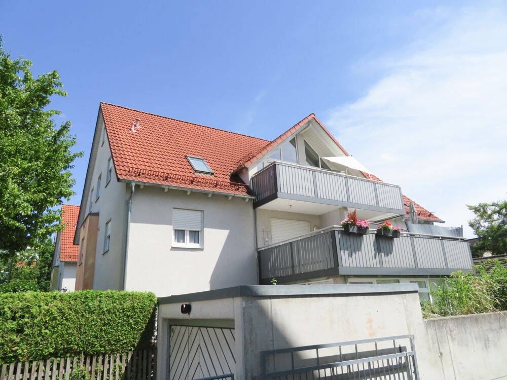 Zentral und gepflegt, offener Wohnbereich mit sonnigem Balkon!, 86368 Gersthofen