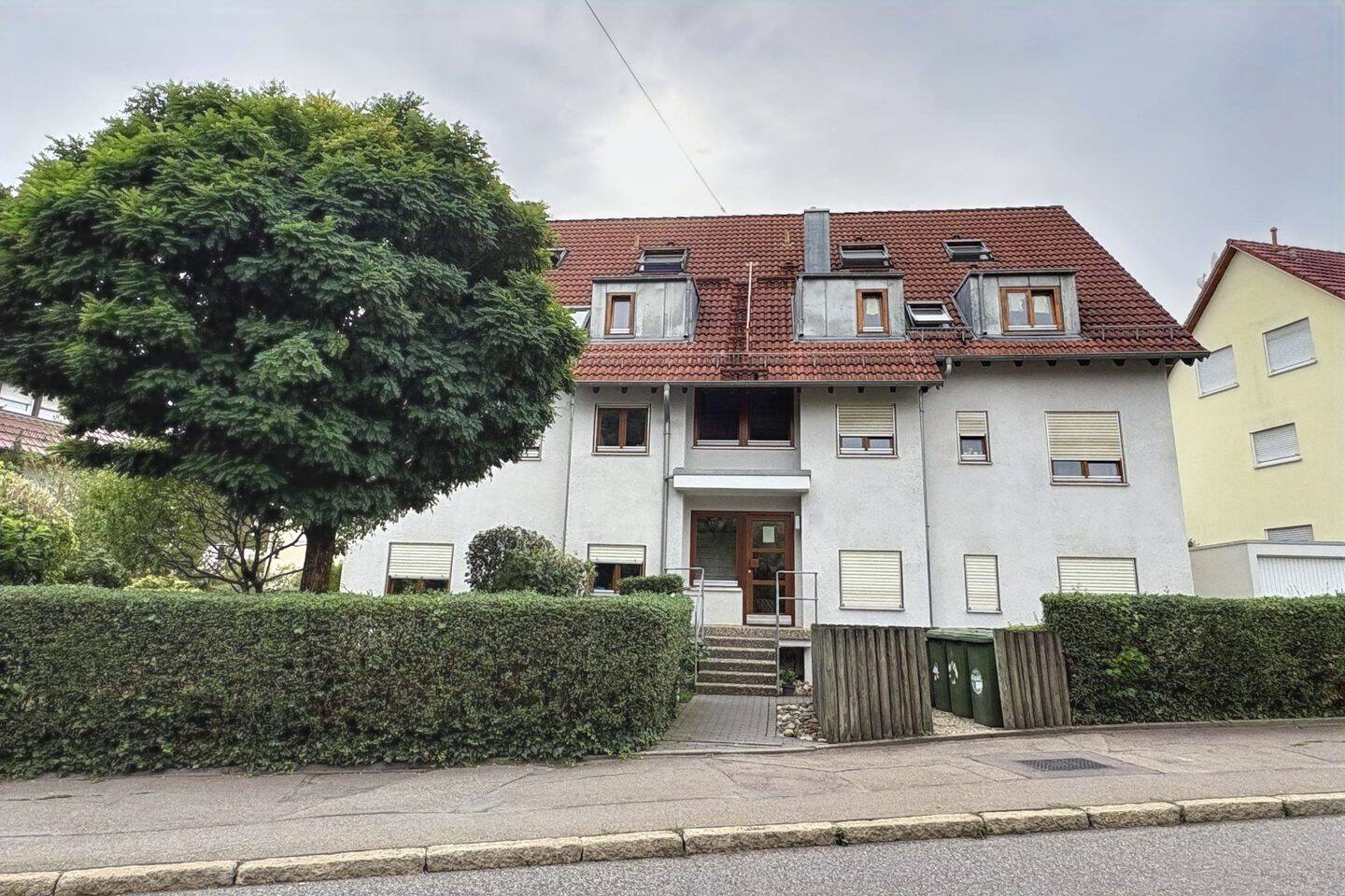 Freie 2-Zimmer-Wohnung mit Terrasse, Garten und Stellplatz, 70563 Stuttgart (Vaihingen)