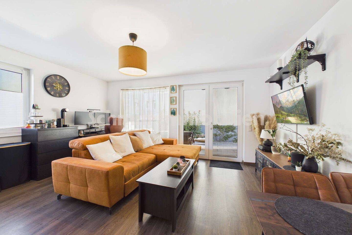 2-Zimmer-Wohnung mit Terrasse, Einbauküche und Stellplatz in Frankfurt-Griesheim, 65933 Frankfurt am Main (Griesheim)