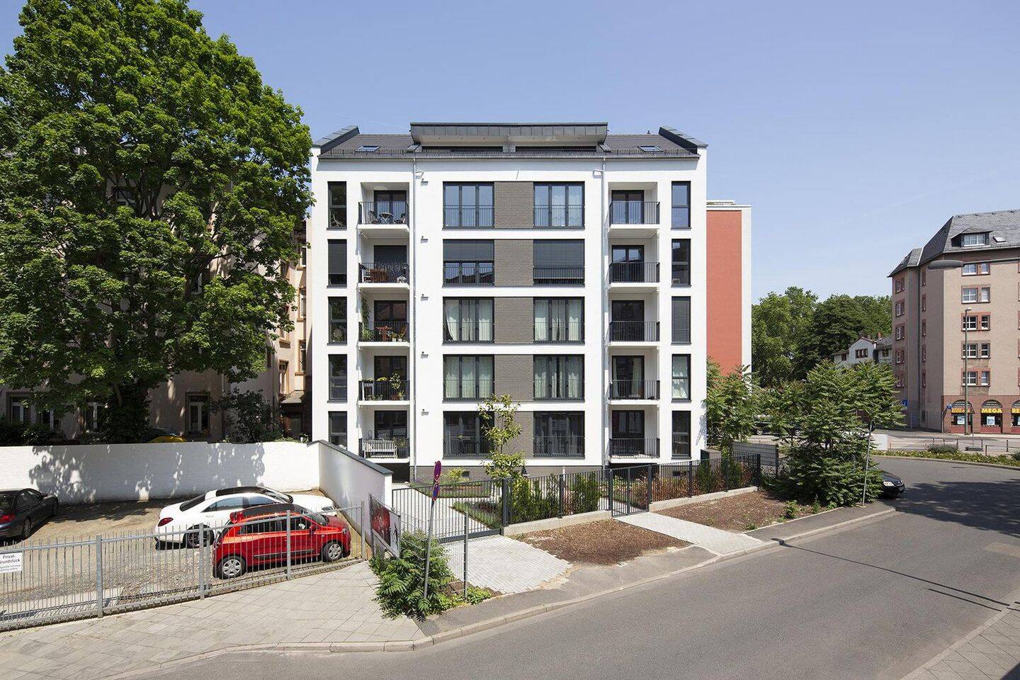 2-Zimmer-Wohnung mit Einbauküche und Balkon im Zentrum zu vermieten!, 60313 Frankfurt am Main (Altstadt Innenstadt)