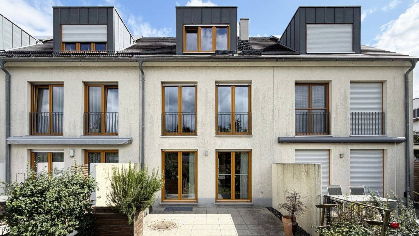 Modernes Reihenmittelhaus am Feldrand, 60437 Frankfurt am Main