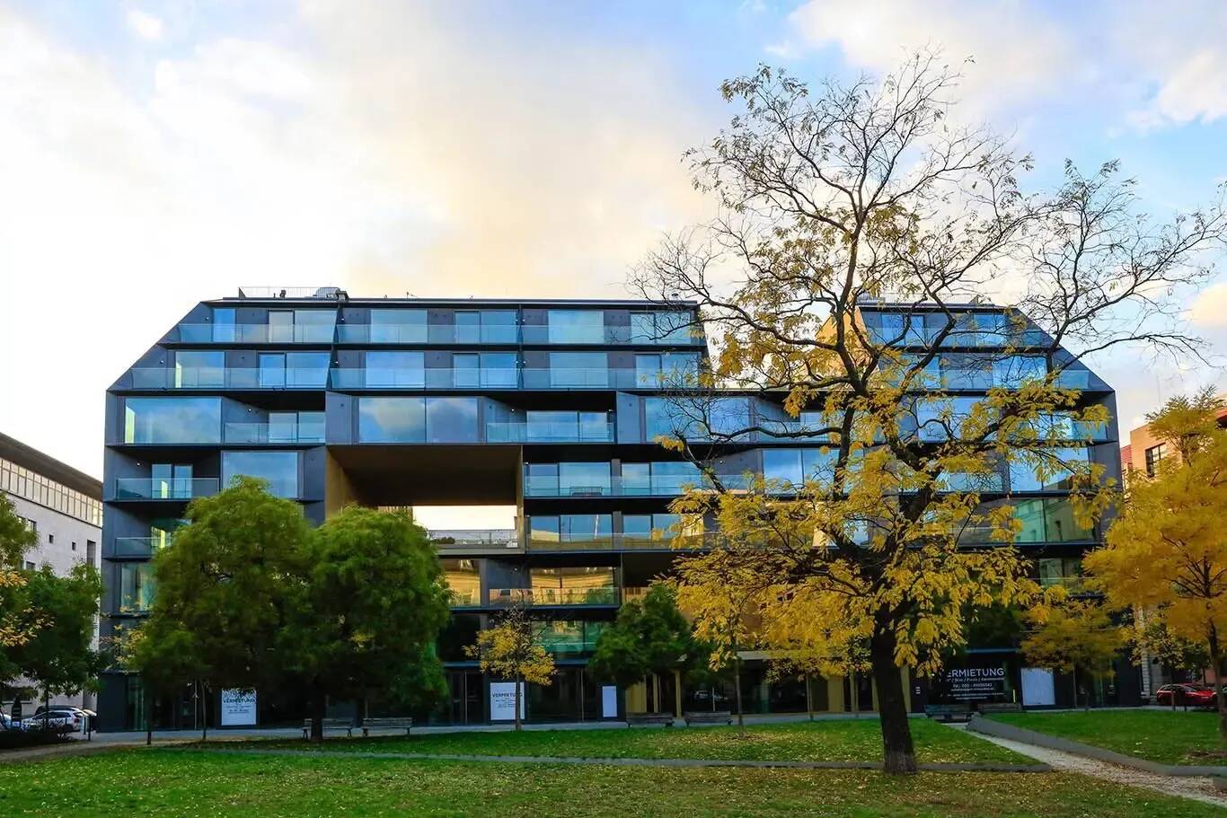 LUX Berlin – Exklusives 2-Zimmer Apartment nahe Brandenburger Tor, 13055 Berlin (Lichtenberg Hohenschönhausen Alt-Hohenschönhausen Hohenschönhausen)