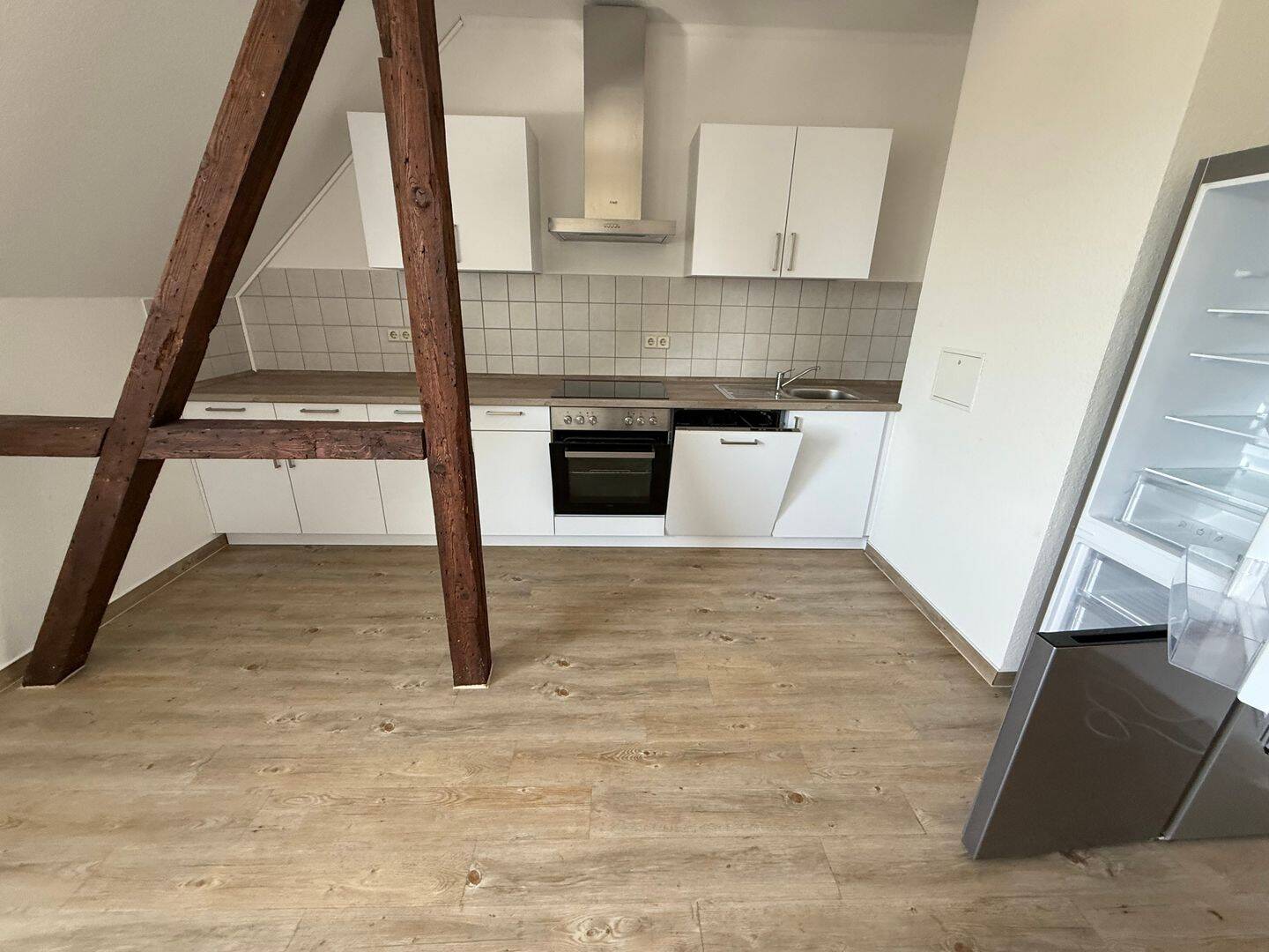 DG / zzgl EBK / zwei Bäder (Dusche+Wanne + Fenster) !!! u.v.m., 9120 Chemnitz (Altchemnitz Bernsdorf Helbersdorf Kapellenberg)