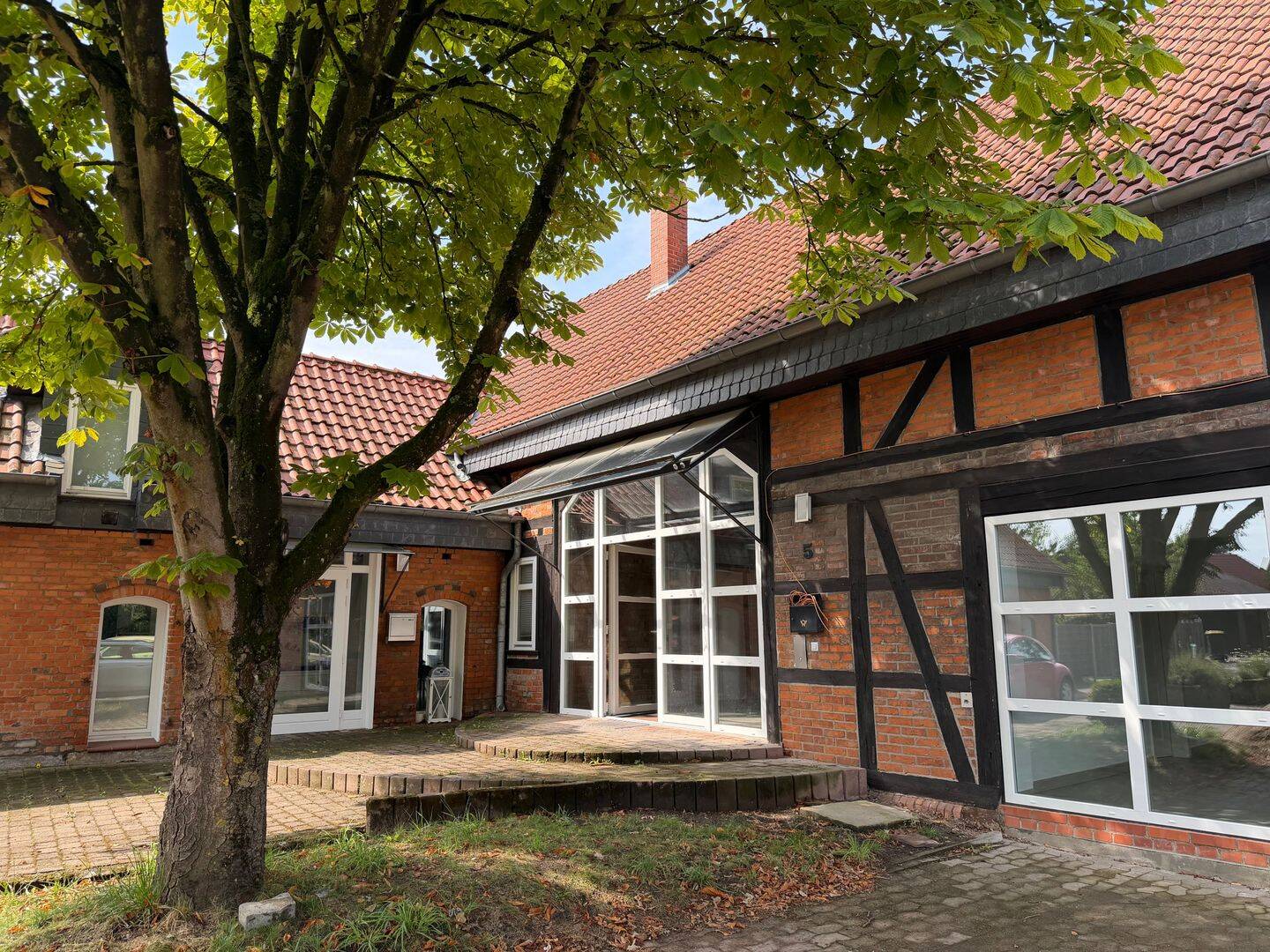 Dedenhausen – 4 Zimmer – Außergewöhnliches Wohnen unter historischen Holzbalken, 31311 Uetze