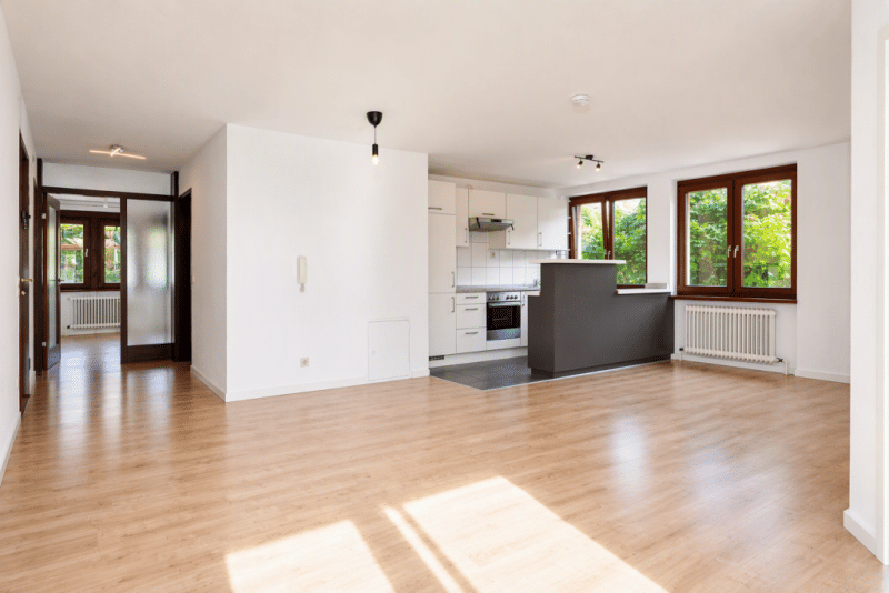 Sofort bezugsfrei: Helle 4-Zimmer-Wohnung mit Südbalkon in Beutelsbach, 71384 Weinstadt