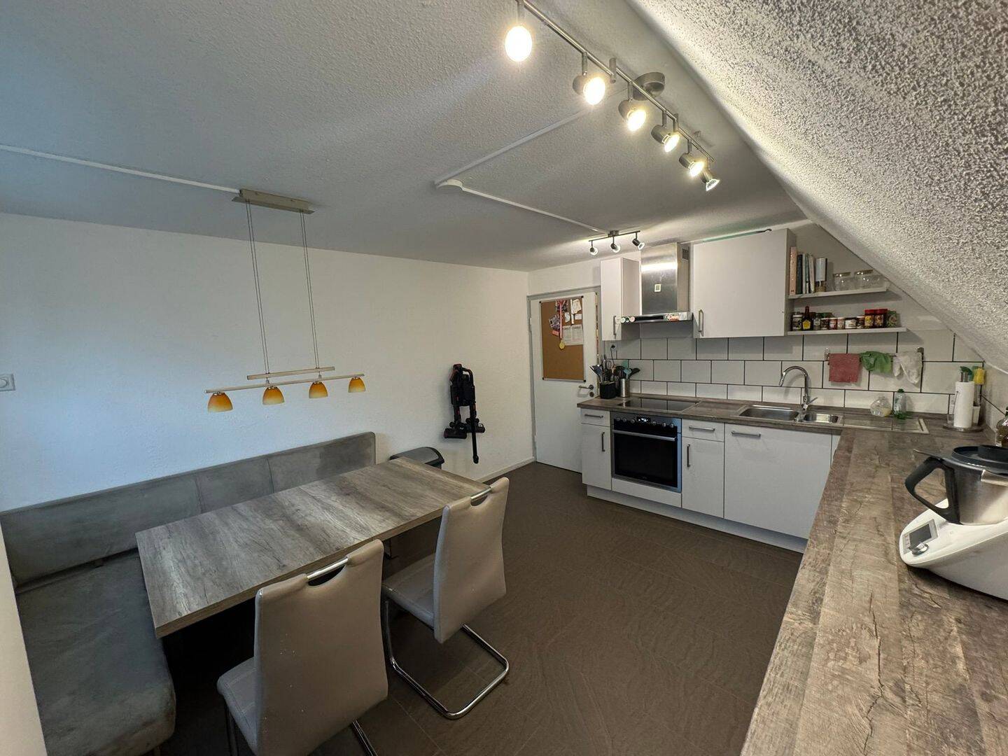 6-Zimmer Wohnung in Meschede-Wennemen, 59872 Meschede