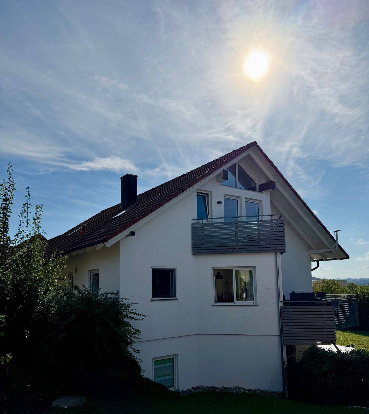 Sonnige 3 Zi.-Whg. im I.OG eines 3-Fam.-Hauses mit EBK, Balkon und Garage (auf Wunsch Garten), 74597 Stimpfach