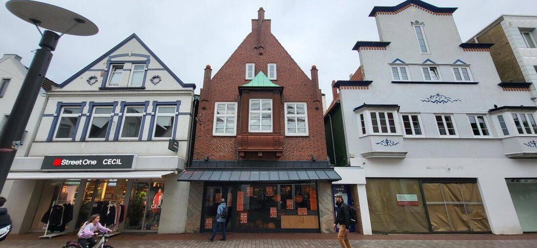 Neuer Preis – Handel-Gastro-Wohnen – Wohn-/ und Geschäftshaus in Top-Lage der Heider Friedrichstraße, 25746 Heide