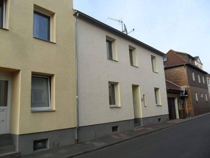Schicke, gepflegte  1,5 Zimmerwohnung im Zentrum von Bad Honnef mit halber Terrasse und Pantry Küche an junge Leute bis 30 Jahre, 53604 Bad Honnef