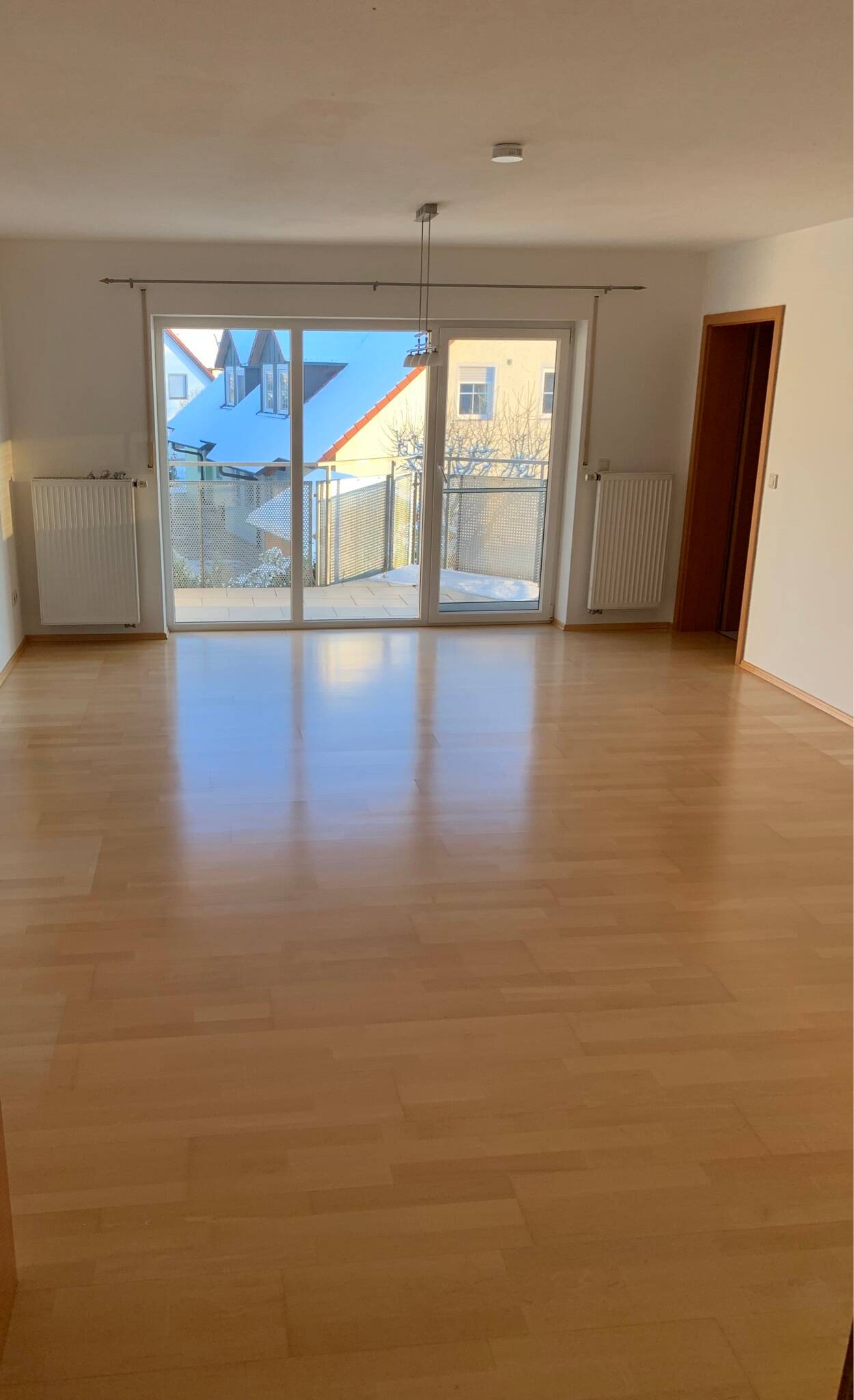 Helle geräumige 3-Zimmer Wohnung mit Balkon in bester Wohnlage (+ Garage möglich), 91541 Rothenburg ob der Tauber