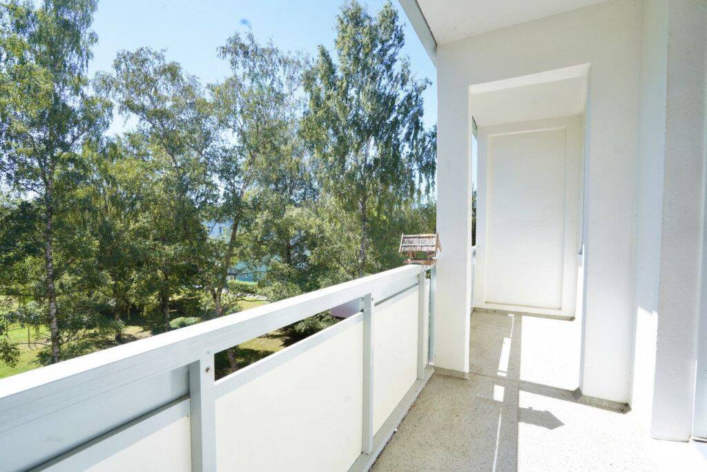 Großer Balkon / Bad mit Fenster, 9127 Chemnitz
