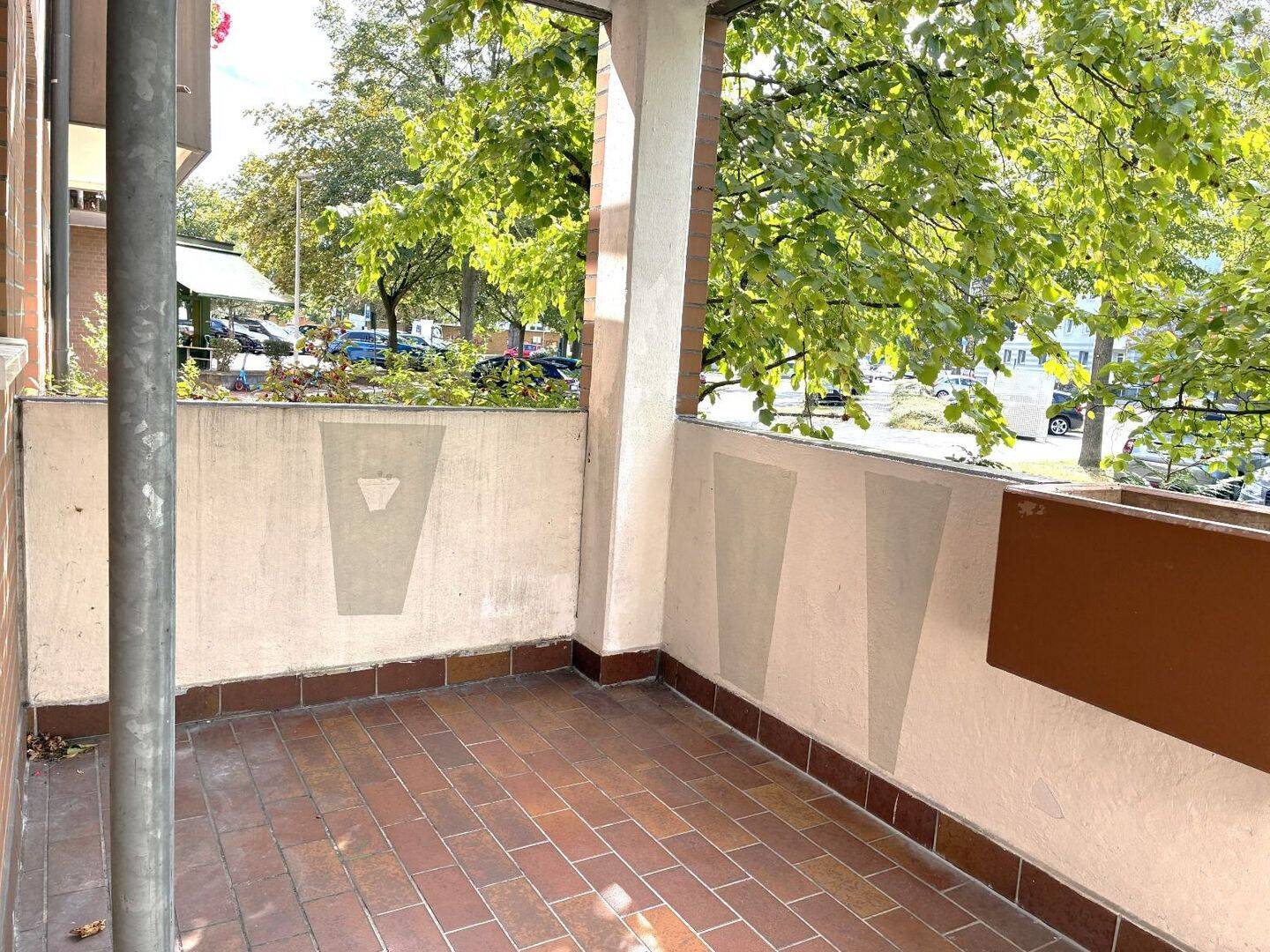 Balkonwohnung mit 2 Zimmern und Außenstellplatz in Hannover-30655, 30655 Hannover