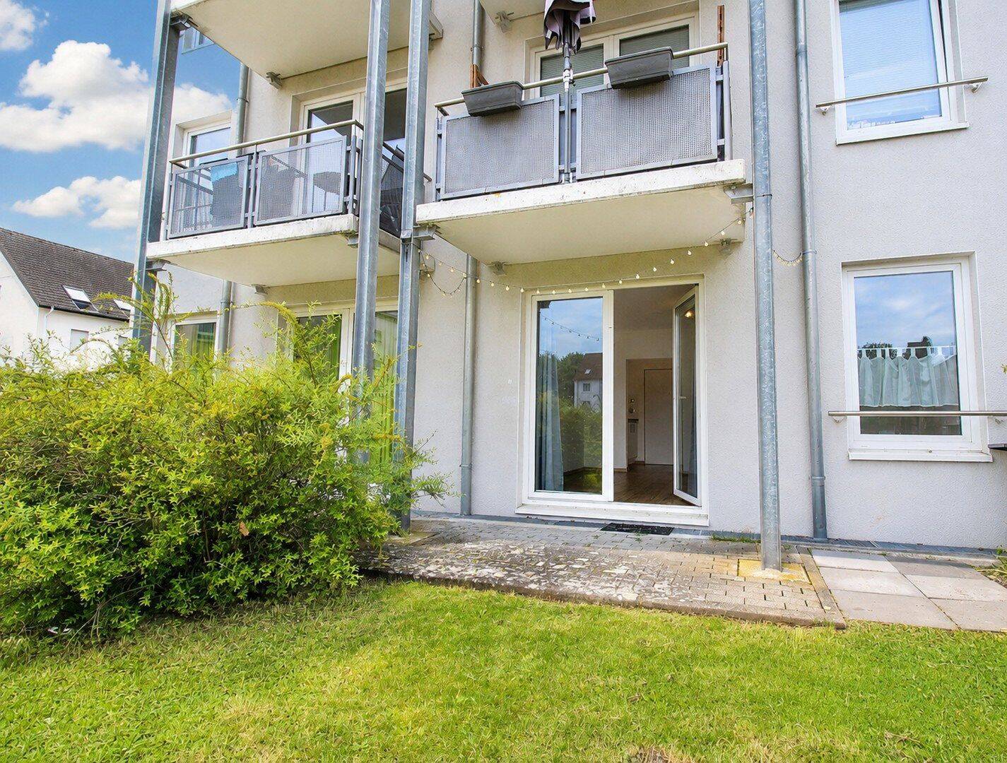 Zentral in Paderborn: Attraktive 1-Zi.-Wohnung mit Küche, Terrasse & Stellplatz, 33102 Paderborn