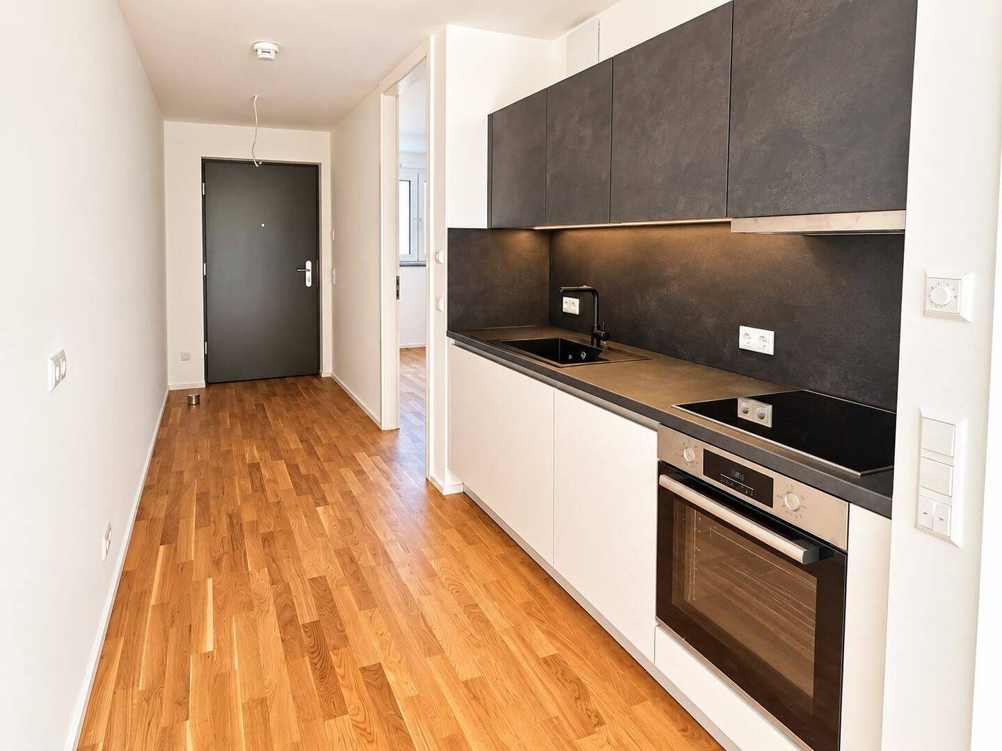 2-Zi.-Neubauwohnung mit Garten, Küche & Garage – 2 km zu Porsche, 71287 Weissach