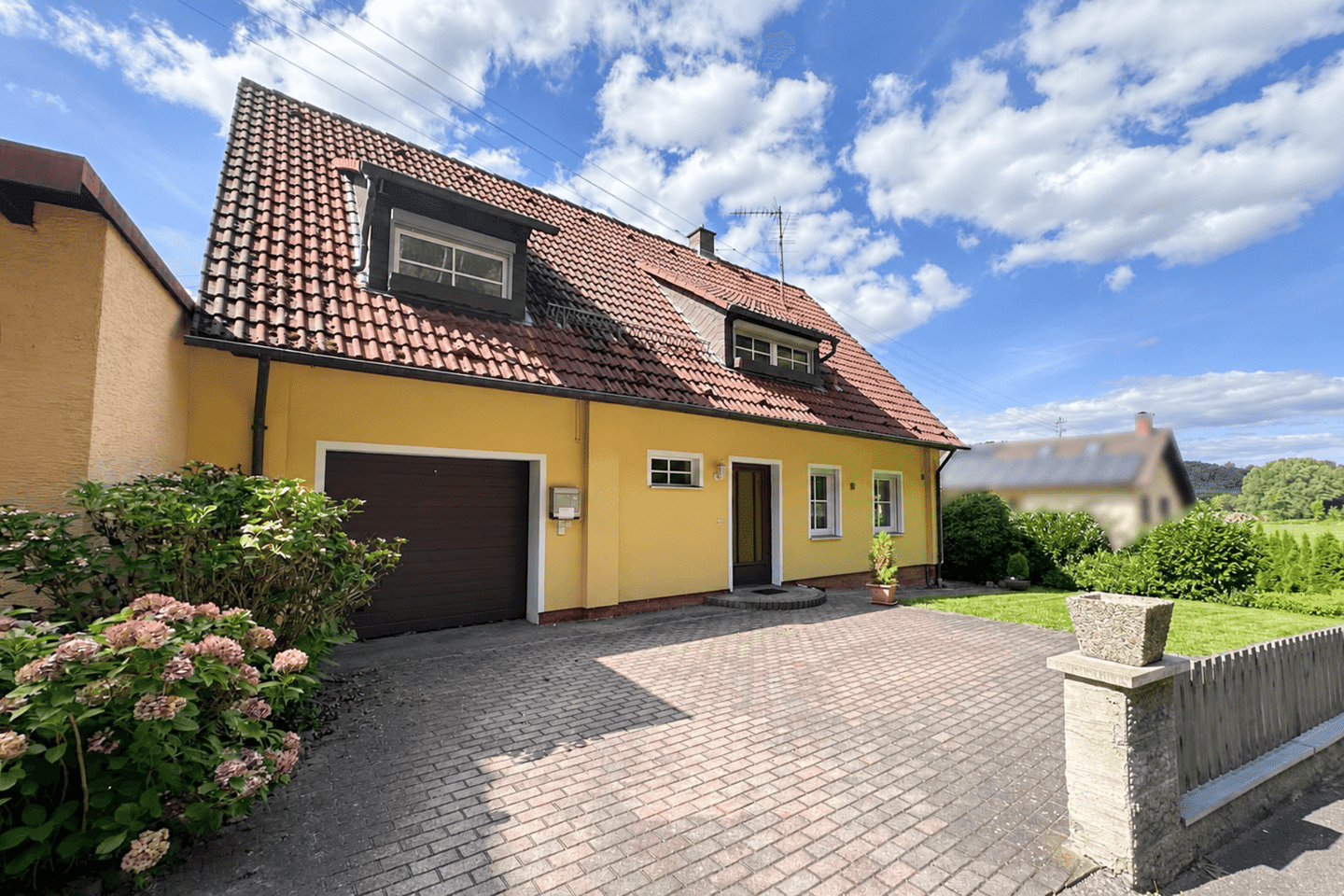 Bezugsfrei & gut gepflegt: flexibles Einfamilienhaus mit Weitblick in Kronach-Friedrichsburg, 96317 Kronach