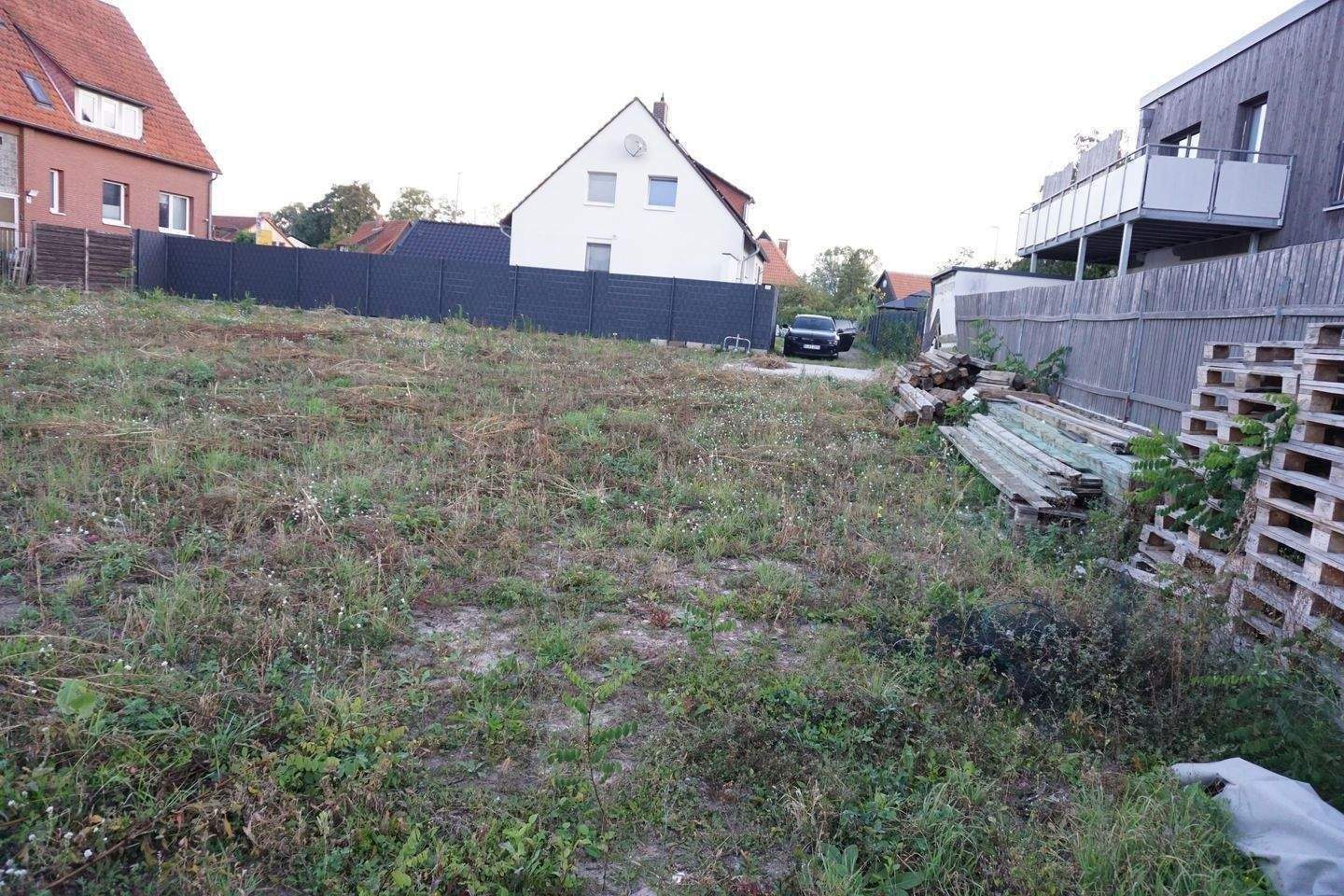 Seltene Gelegenheit: Voll erschlossene Wohngrundstücke mit Baugenehmigung, 30916 Isernhagen