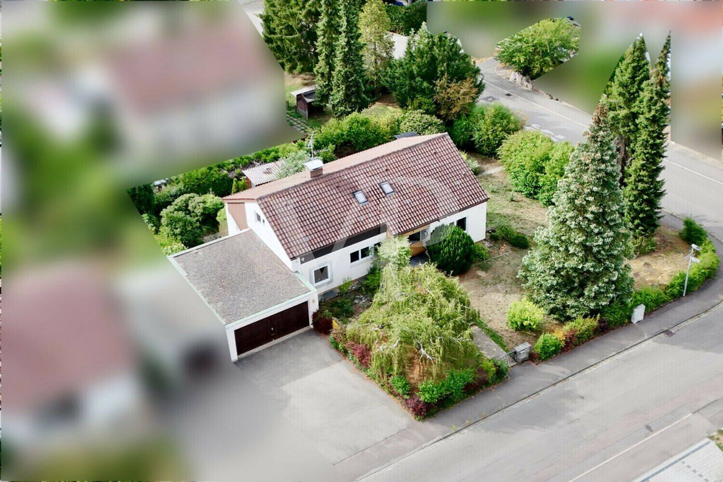 Einfamilienhaus mit Einliegerwohnung in begehrter Wohnlage, 72622 Nürtingen
