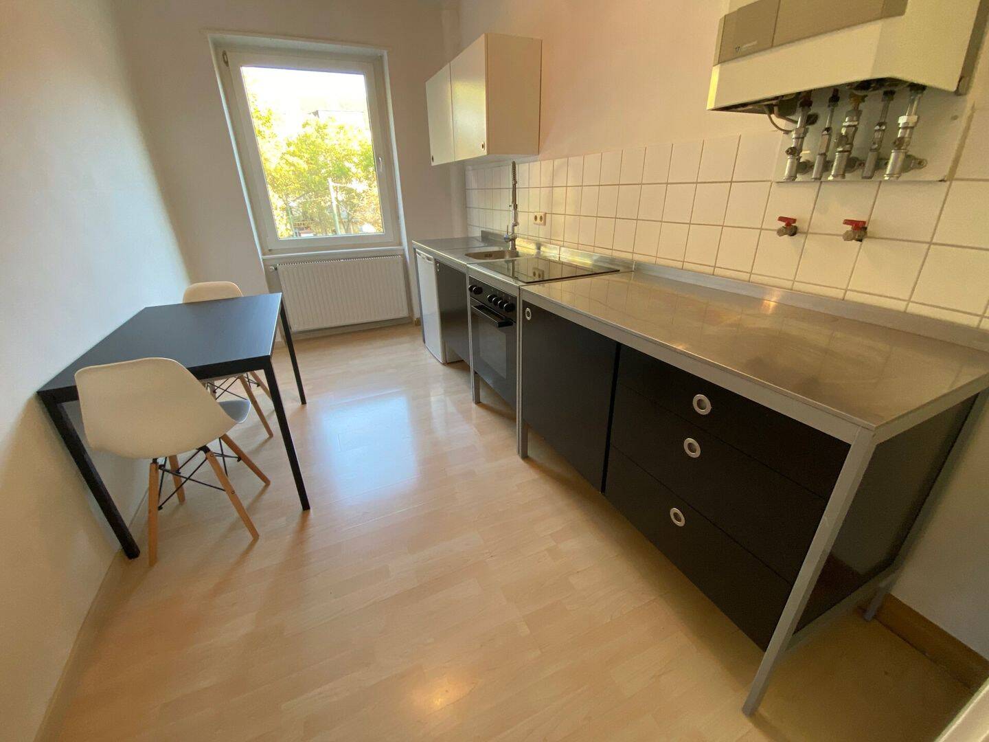 1 Zimmer Wohnung mit Balkon und Einbauküche, 67061 Ludwigshafen am Rhein (Mitte Süd)