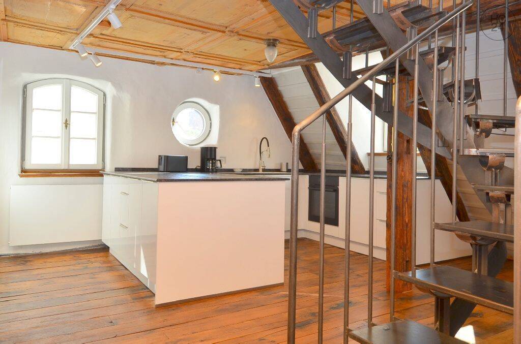 Möbliertes Dachgeschoss mit historischem Charme, Münsterblick und Klimaanlage, 89073 Ulm (Mitte Oststadt)